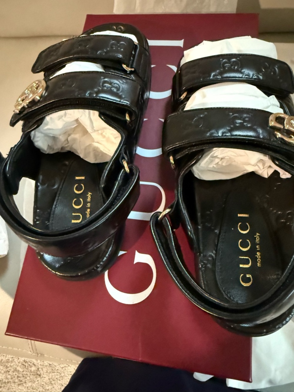 Gucci Black Embossed GG Kids Sandals with Gold Logo - Picture 5 of 12